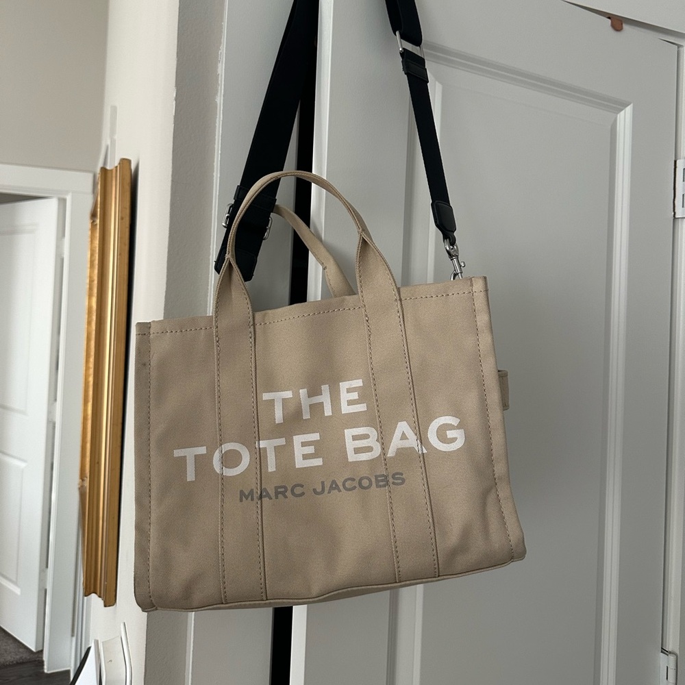 Marc Jacobs Beige The Tote Bag